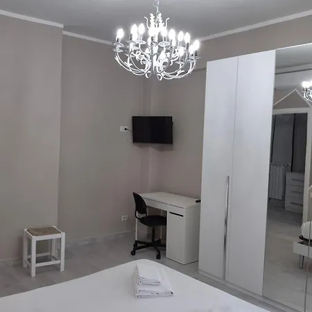 Hc - Three Cozy Near Metro