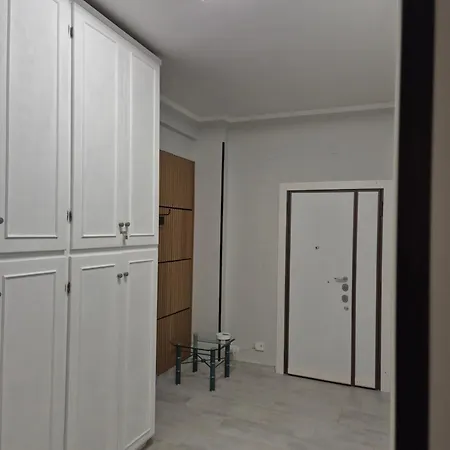 Apartmán Hc - Three Cozy Near Metro Řím